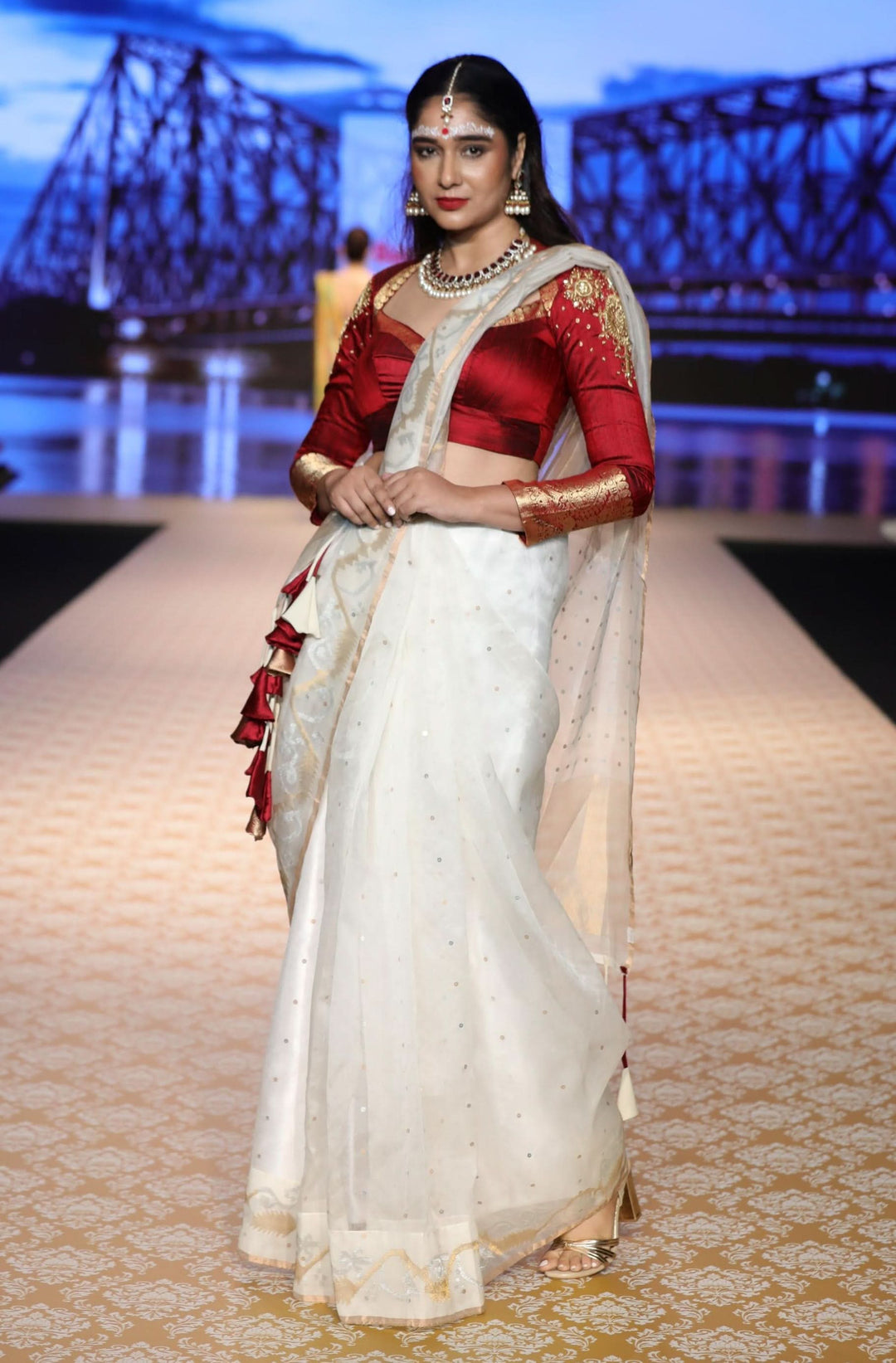Exquisite Off White Sona Rupa Zari Jamdani with Pocket Sequins on Muslin Saree | SILK MARK CERTIFIED
