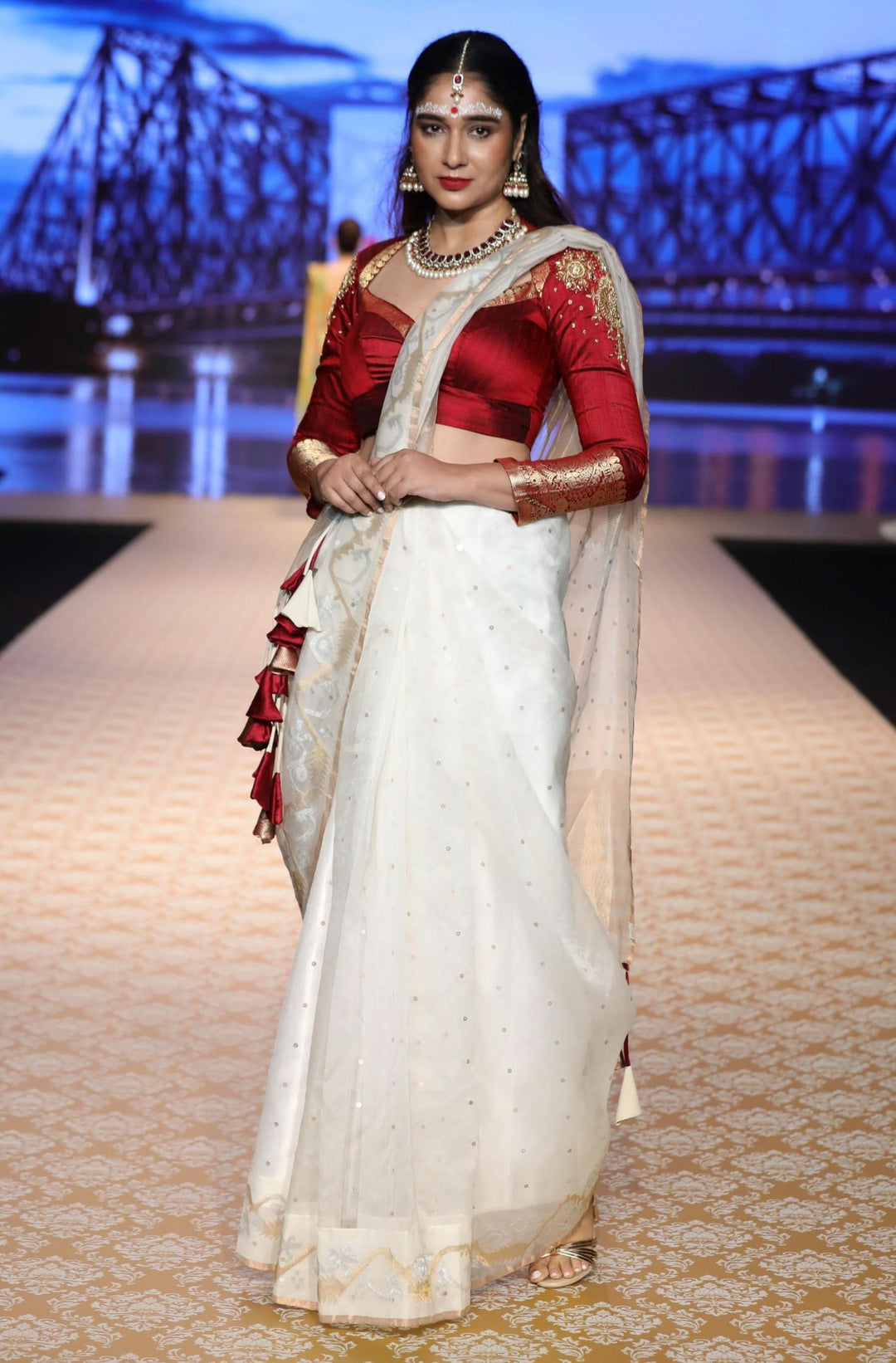 Exquisite Off White Sona Rupa Zari Jamdani with Pocket Sequins on Muslin Saree | SILK MARK CERTIFIED