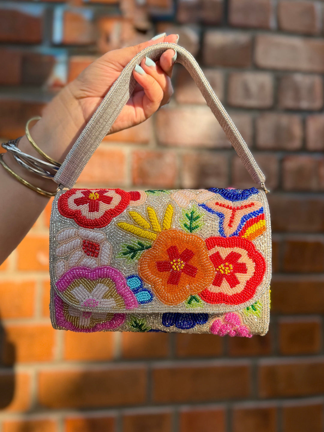 BLOOMING GARDEN - SILVER Bag with Floral Embroidery
