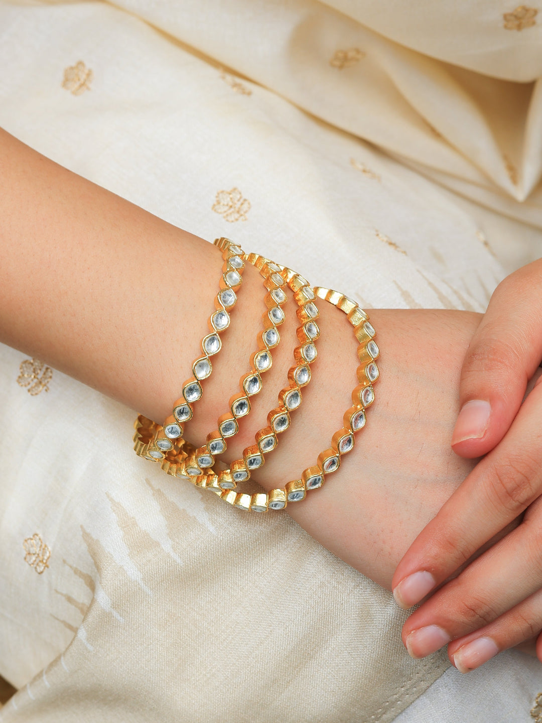 Meera Pachi Kundan Bangles