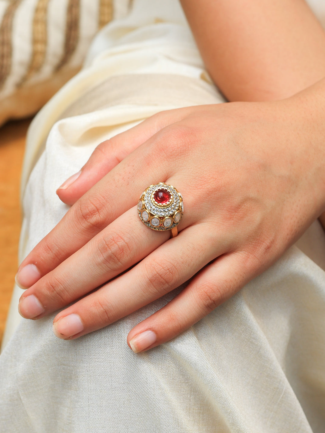 Akrati Regal Rlegance Mossanite Ring | SHOBITAM