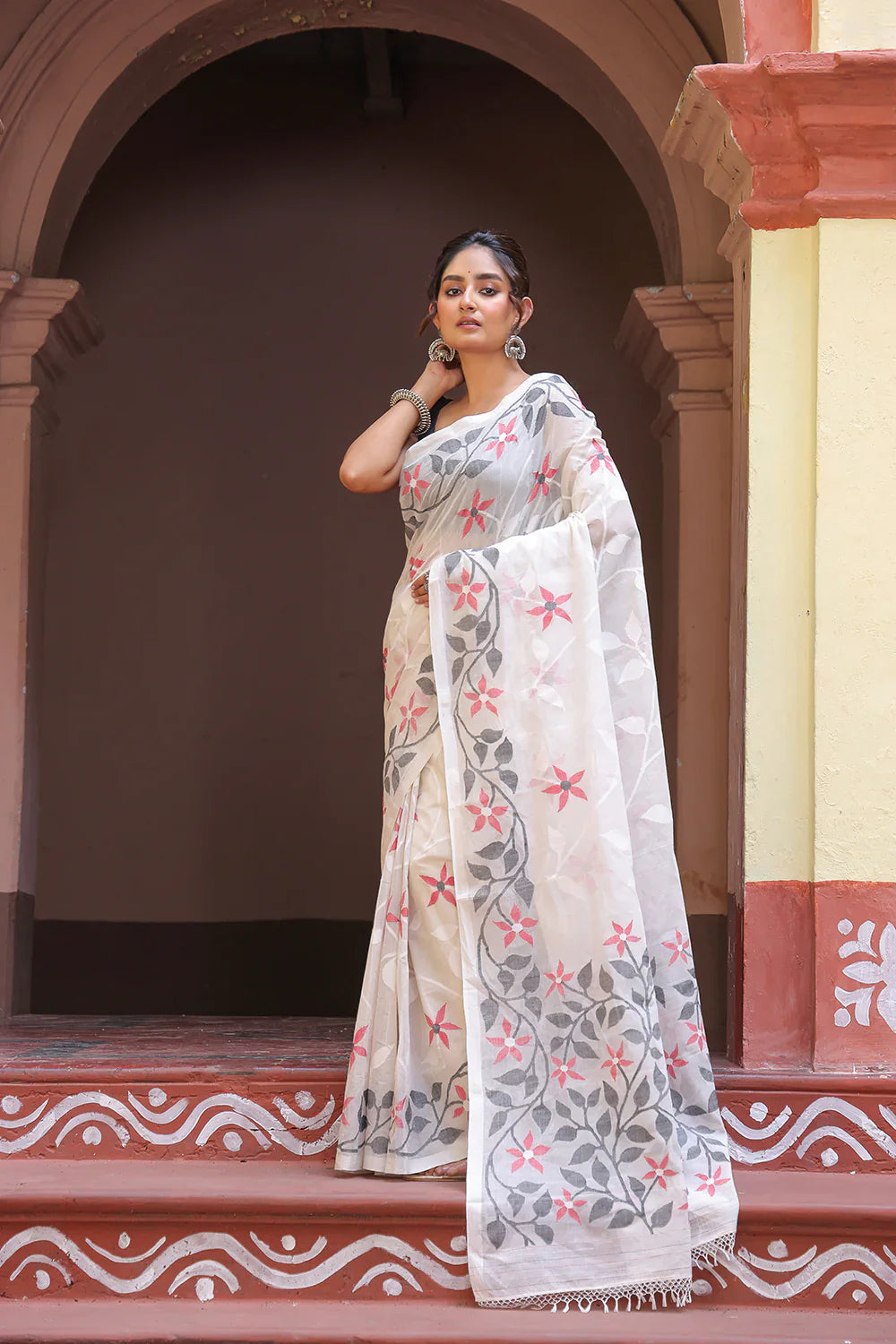 Handloom White Pure Cotton Exclusive Jamdani Saree with Red & White Flowers | SHOBITAM