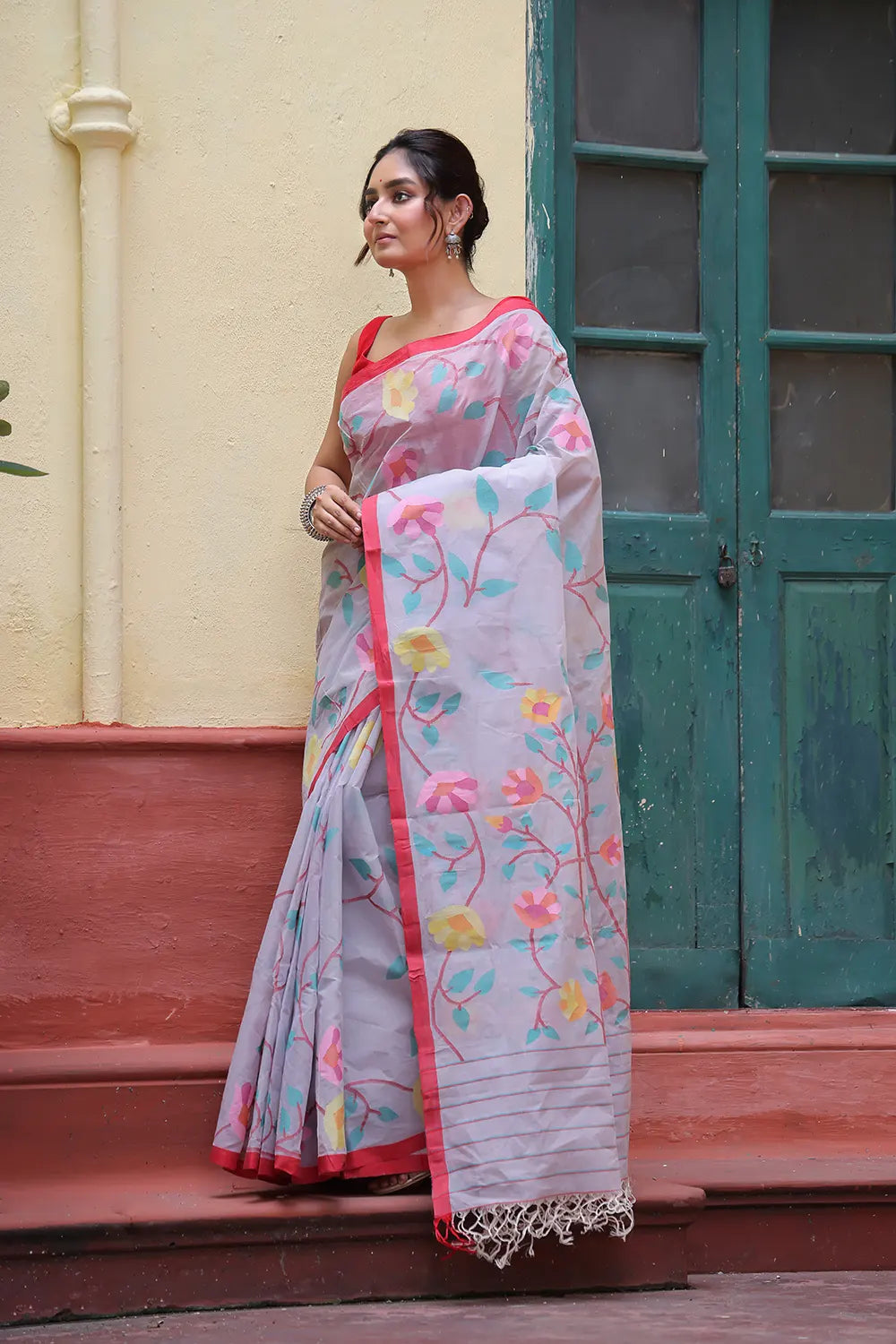 Handloom Grey and Red Pure Cotton Exclusive Jamdani Saree with Red Border | SHOBITAM