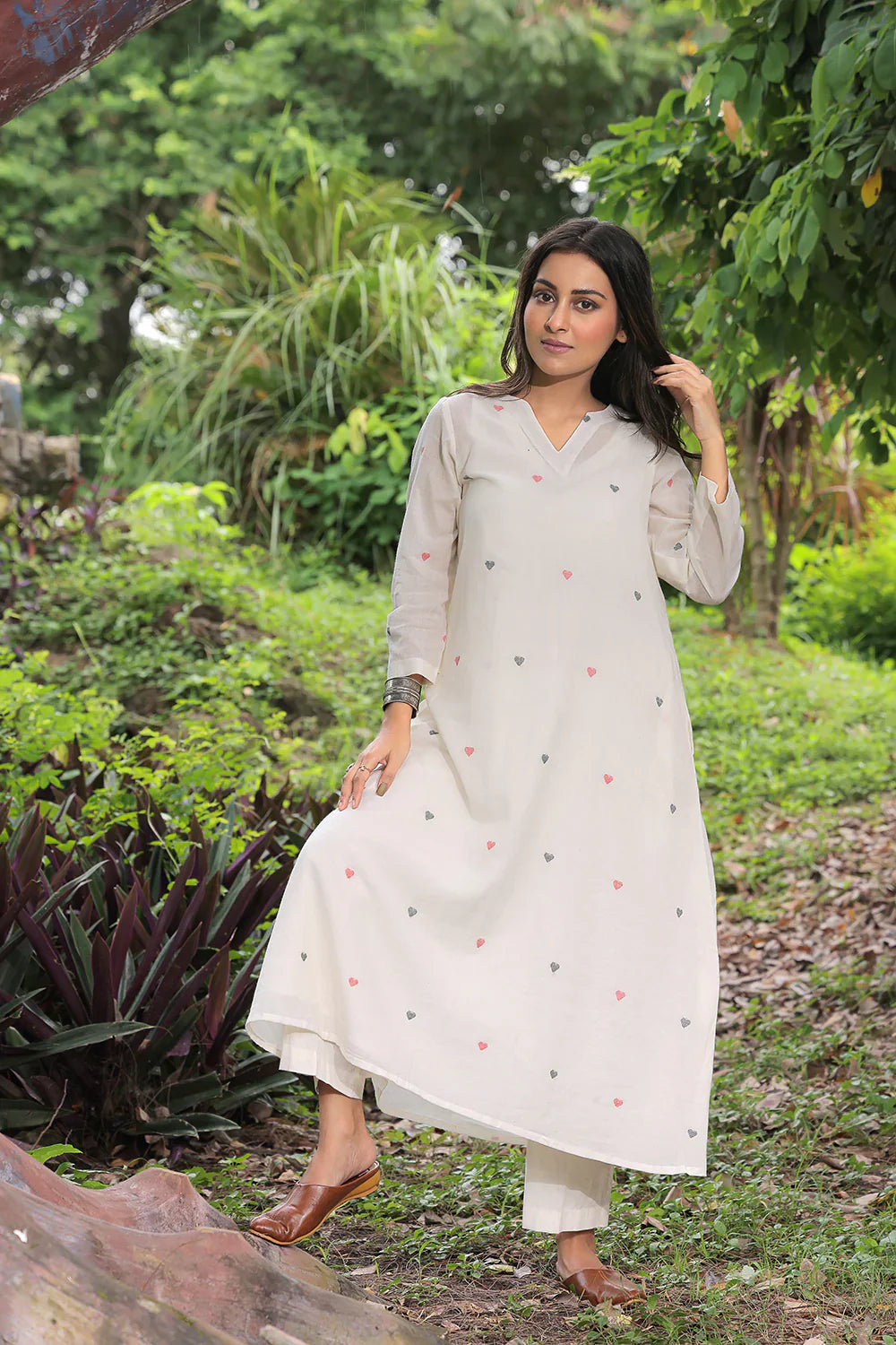 Handloom White Pure Cotton Heart Shape Jamdani Kurta Set With Dupatta | SHOBITAM