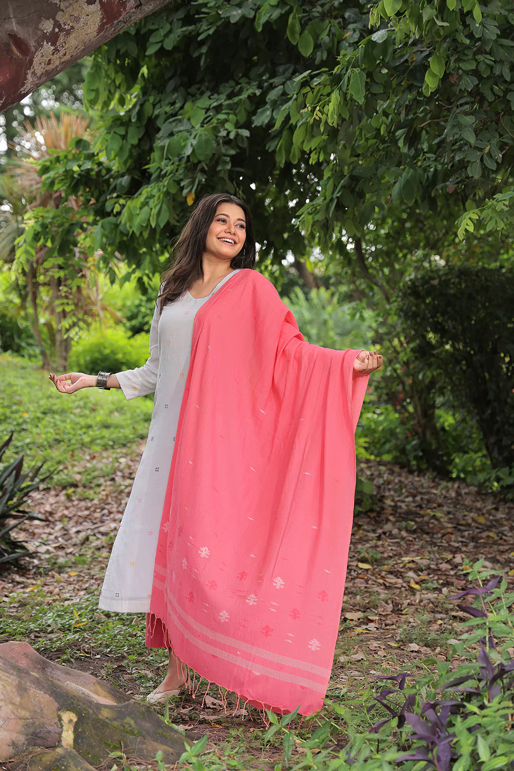 Handloom Off White Pure Cotton Square Jamdani Kurta Set With Dupatta | SHOBITAM