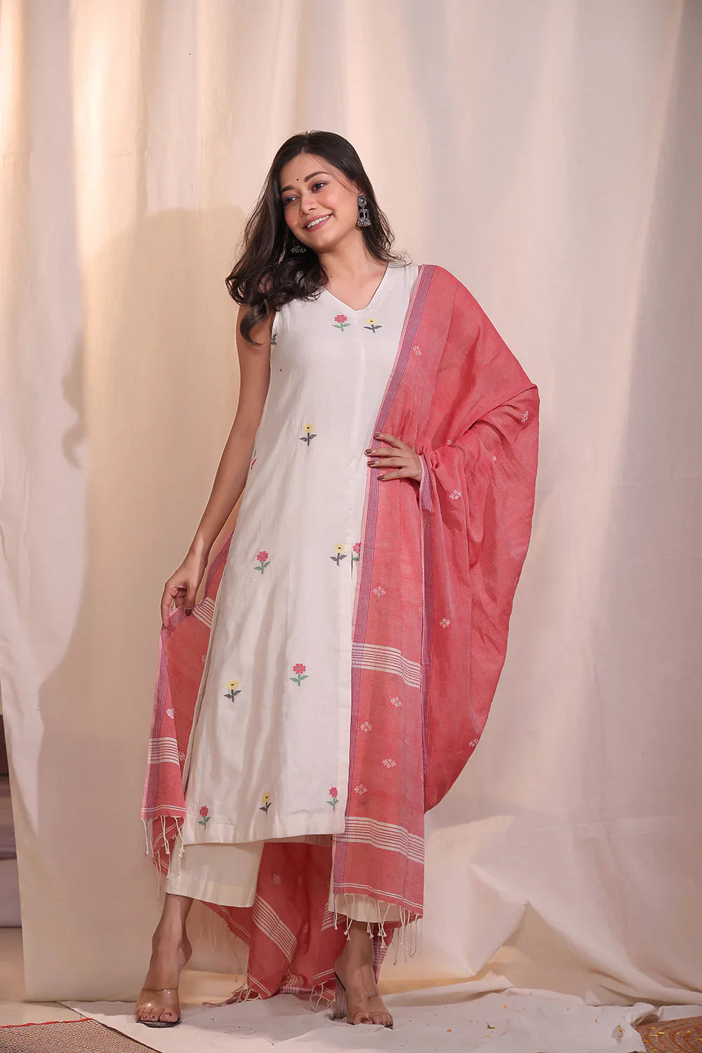 Handloom Off White Pure Cotton Jamdani Flower Kurta Set With Dupatta | SHOBITAM