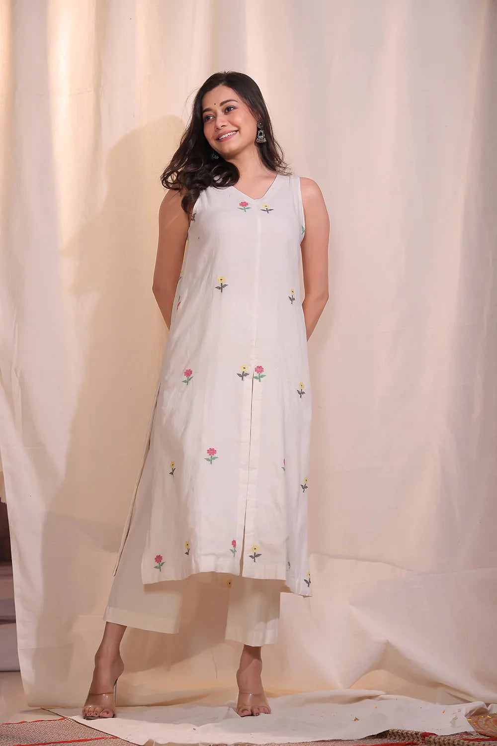 Handloom Off White Pure Cotton Jamdani Flower Kurta Set With Dupatta | SHOBITAM