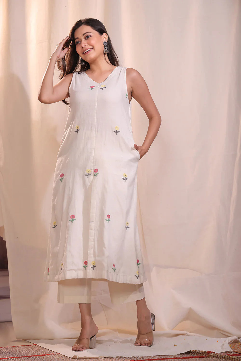 Handloom Off White Pure Cotton Jamdani Flower Kurta Set With Dupatta | SHOBITAM