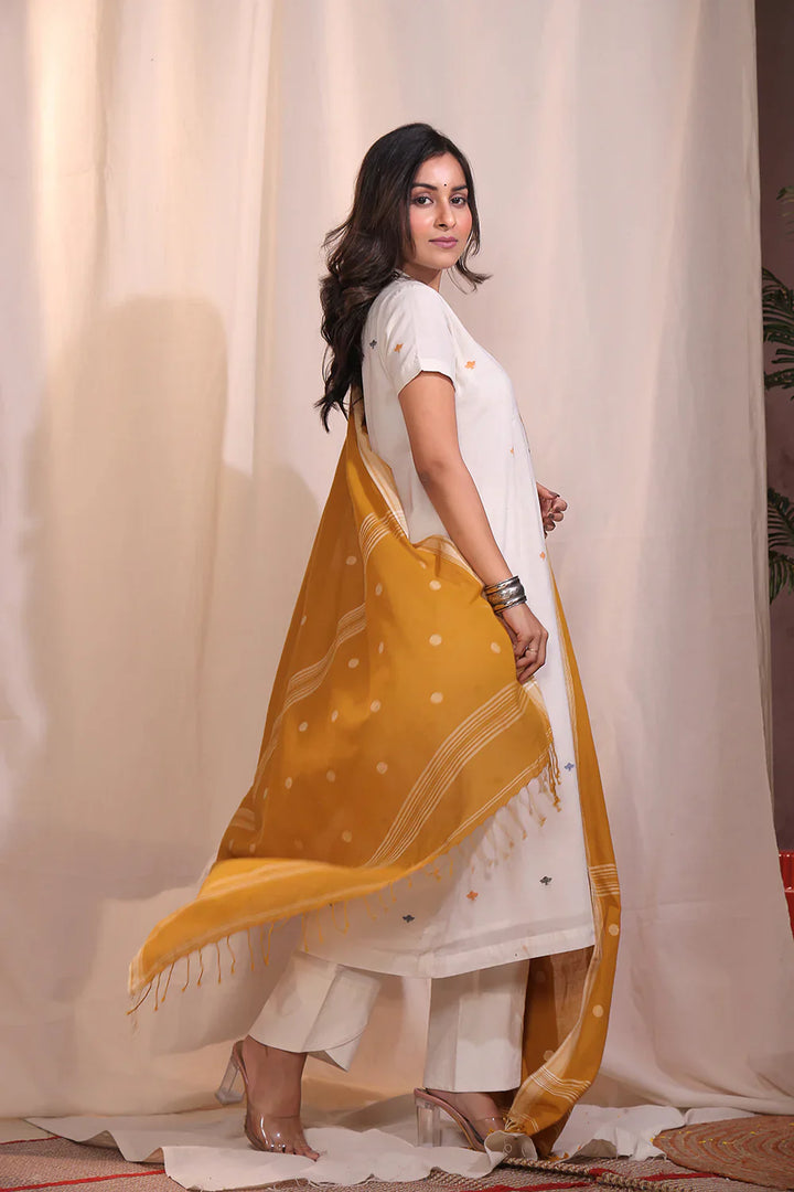 Handloom Off White Pure Cotton Jamdani Birds Kurta Set With Dupatta | SHOBITAM