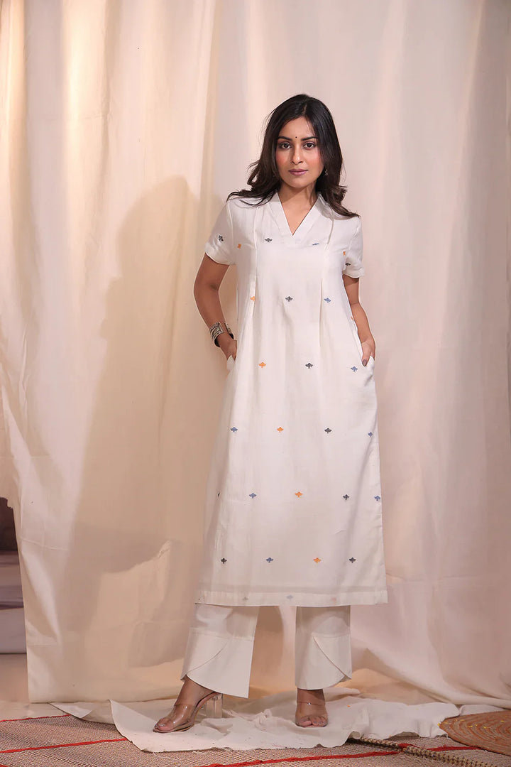 Handloom Off White Pure Cotton Jamdani Birds Kurta Set With Dupatta | SHOBITAM