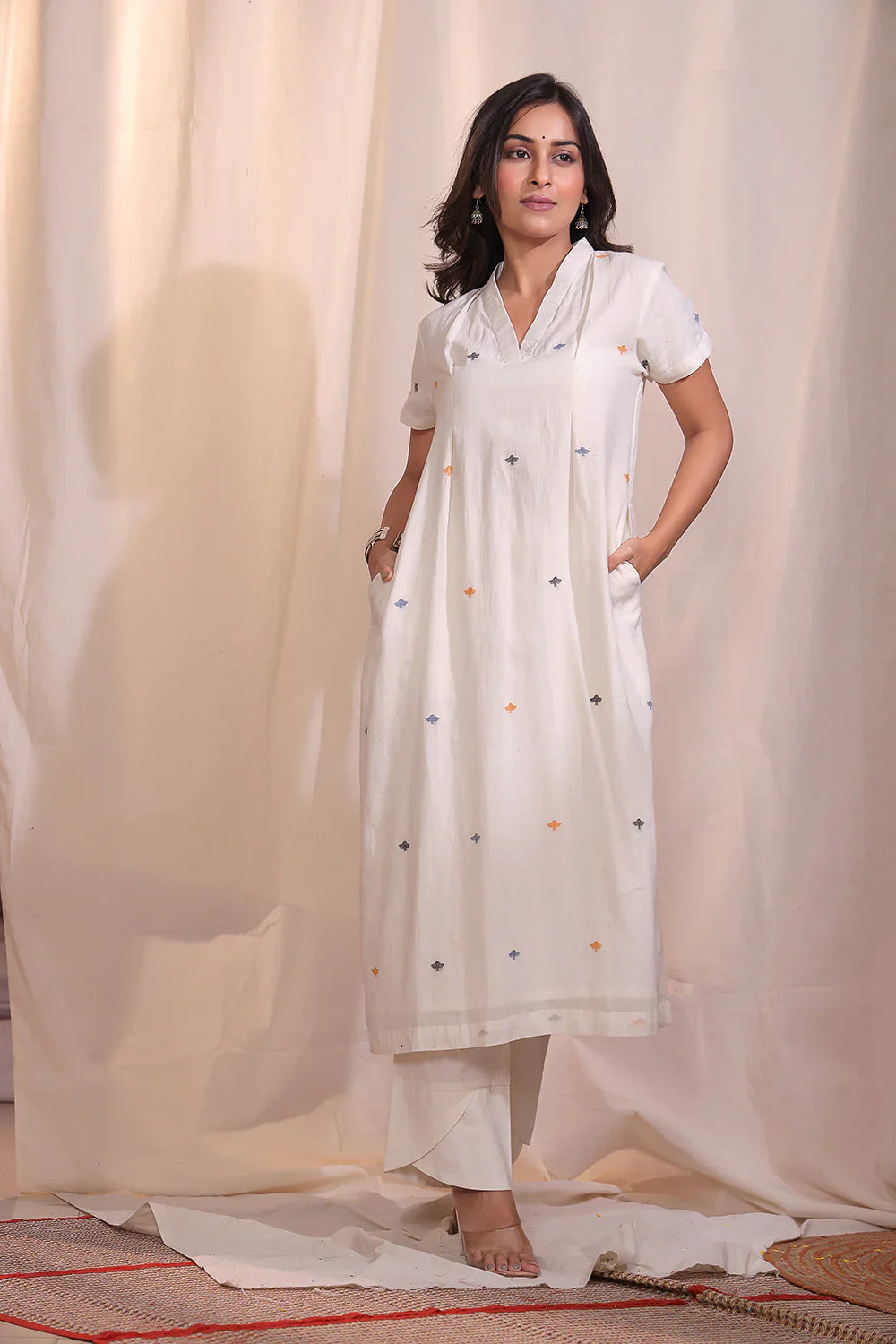 Handloom Off White Pure Cotton Jamdani Birds Kurta Set With Dupatta | SHOBITAM