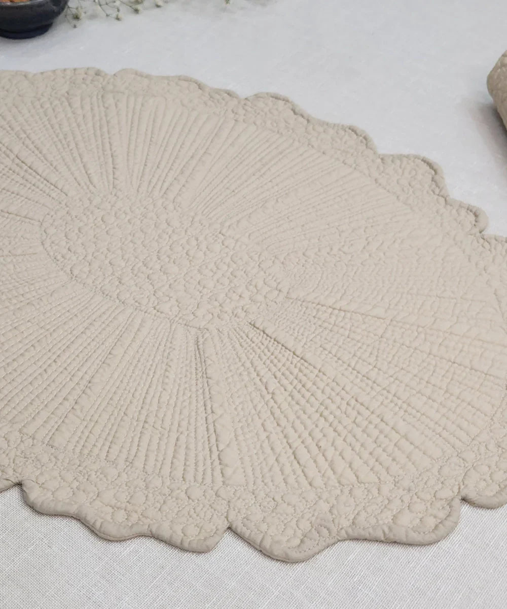 Set of 2 quilted cotton Cream oval table mats (14.5"x20.5") | SHOBITAM