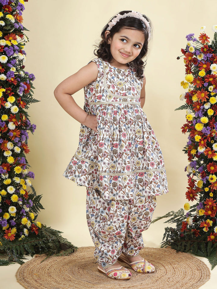White Floral Bloom Cotton Kurta Salwar Set | Shobitam