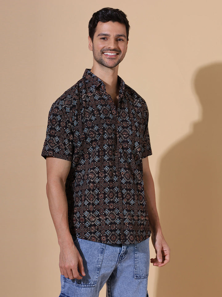 Sindhu Ajrakh Half Sleeve Artisan Print Shirt in Black for Men