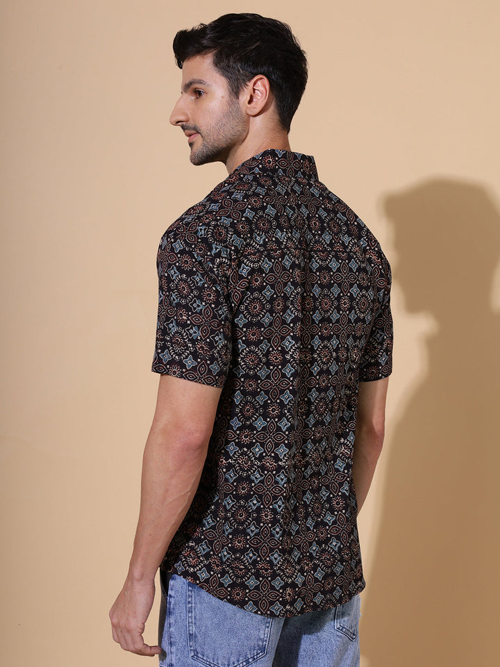 Sindhu Ajrakh Half Sleeve Artisan Print Shirt in Black for Men
