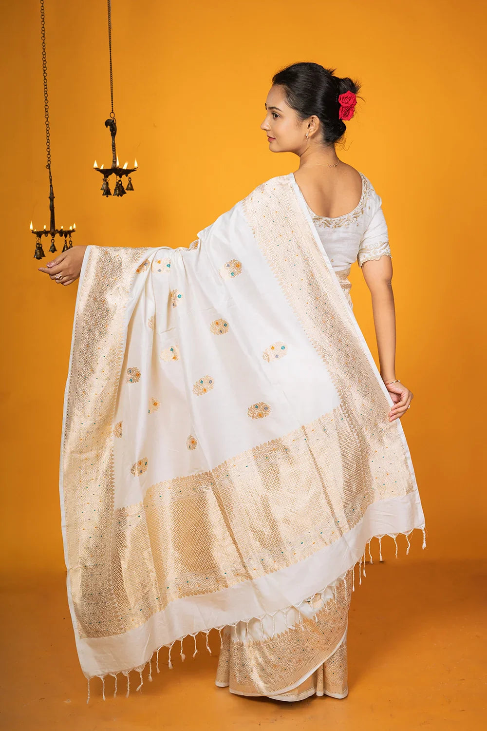 Pretty Handloom Cream Pure Silk Banarasi Saree with Gold Zari Meenakari Motifs  | SILK MARK CERTIFIED