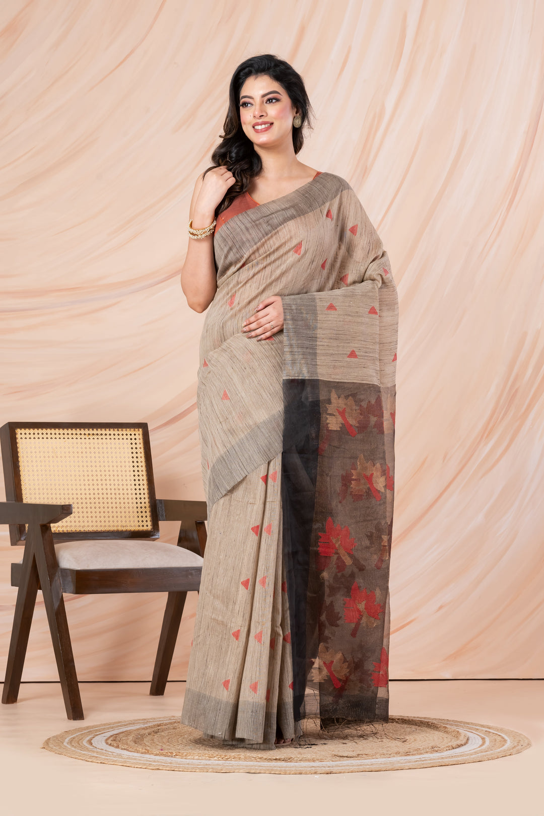 Handspun tussar saree with jamdani pallu. | SILK MARK CERTIFIED | SHOBITAM