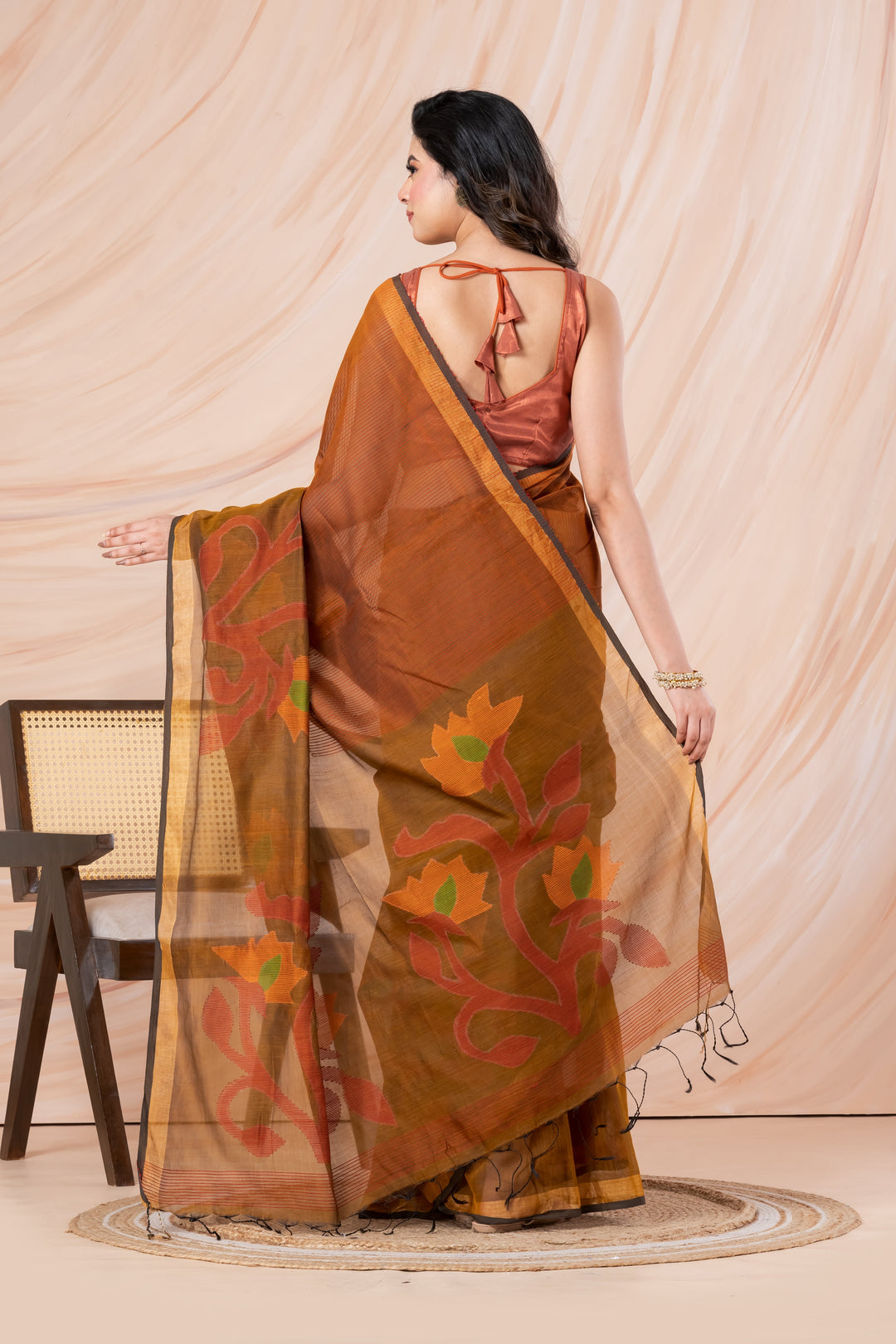 Handloom cotton-silk with jamdani woven border and pallu. | SHOBITAM