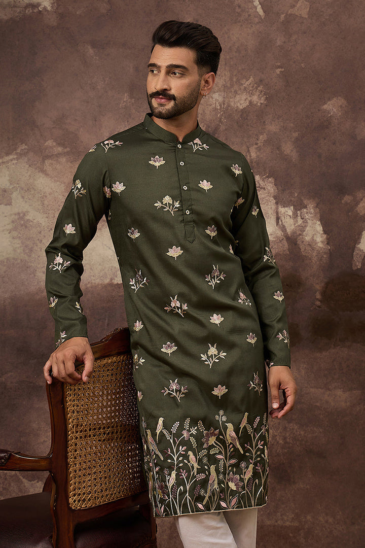 Green Silk Blend Solid Embroidered Straight Kurta | SHOBITAM