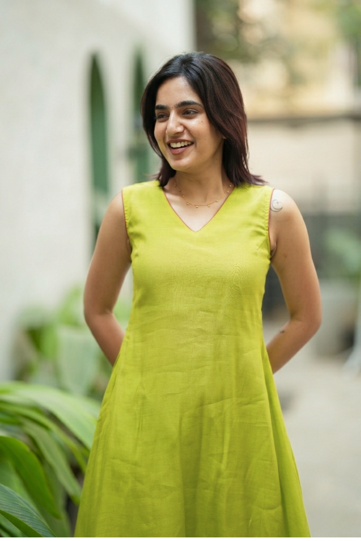 Nandhitha Lime Green Kurta Set ( Set of 2) | SHOBITAM