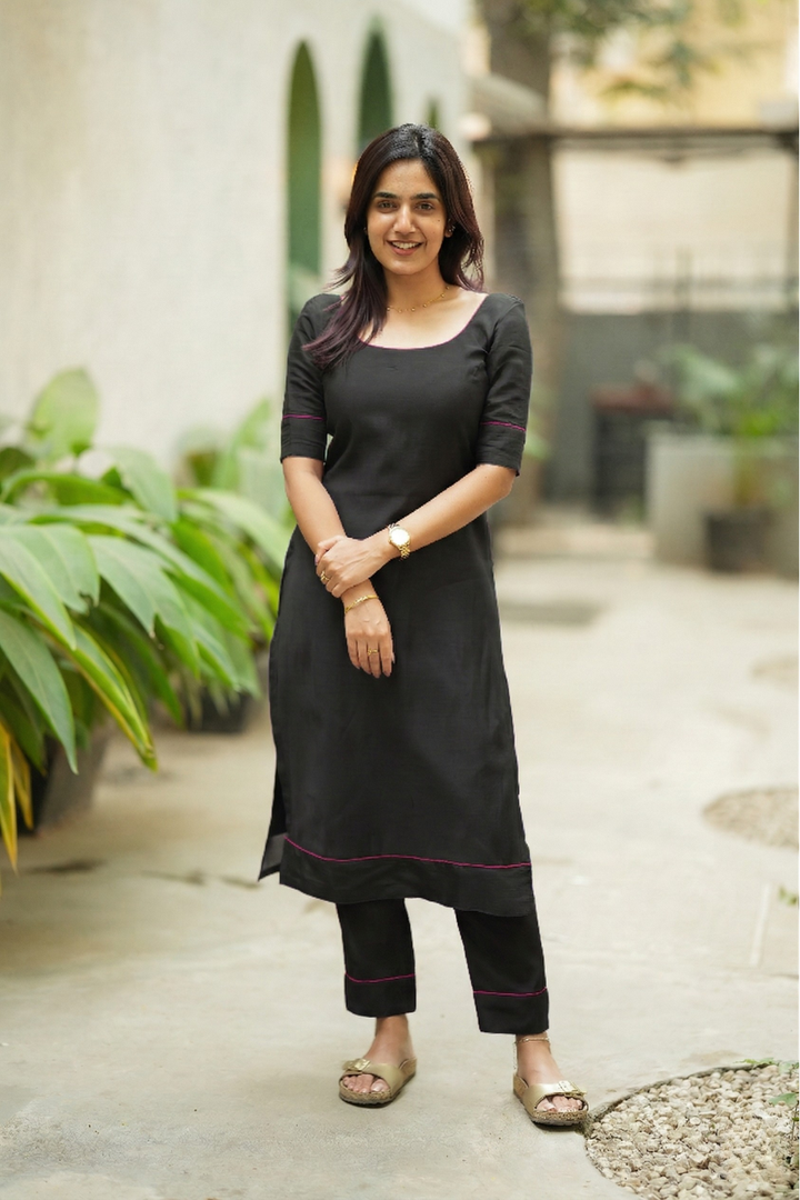 Raha Black Kurti Set (Set of 2) | SHOBITAM