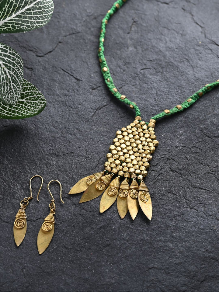 Green Thread Pentagonal Tribal Pendant Set Jewellery | SHOBITAM