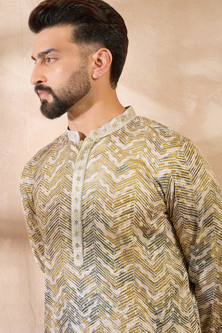 Green Silk Blend Solid Embroidered Straight Kurta | SHOBITAM