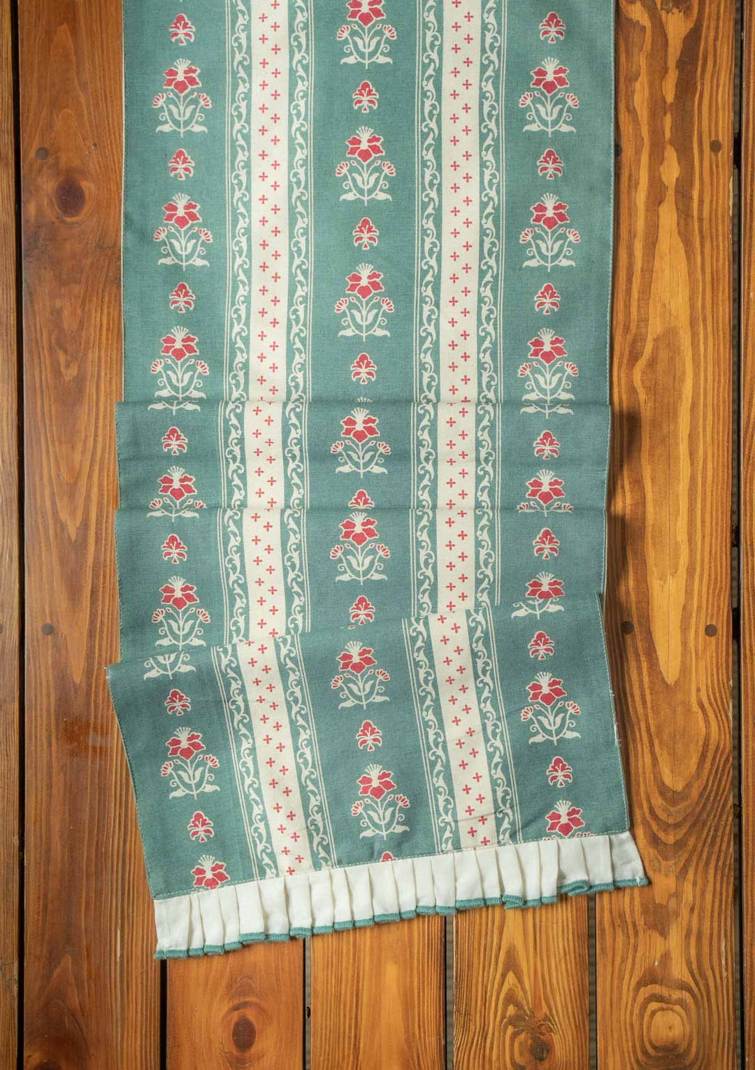 Kala 100% Cotton Table Runner with cream lace for 4 seater and 6 seater dining - Multicolor | SHOBITAM