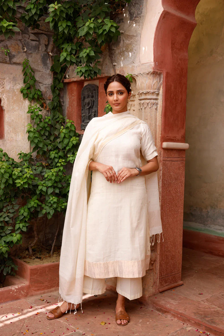 Handloom Off White Jamdani Zari Kurta Set With Dupatta | SHOBITAM
