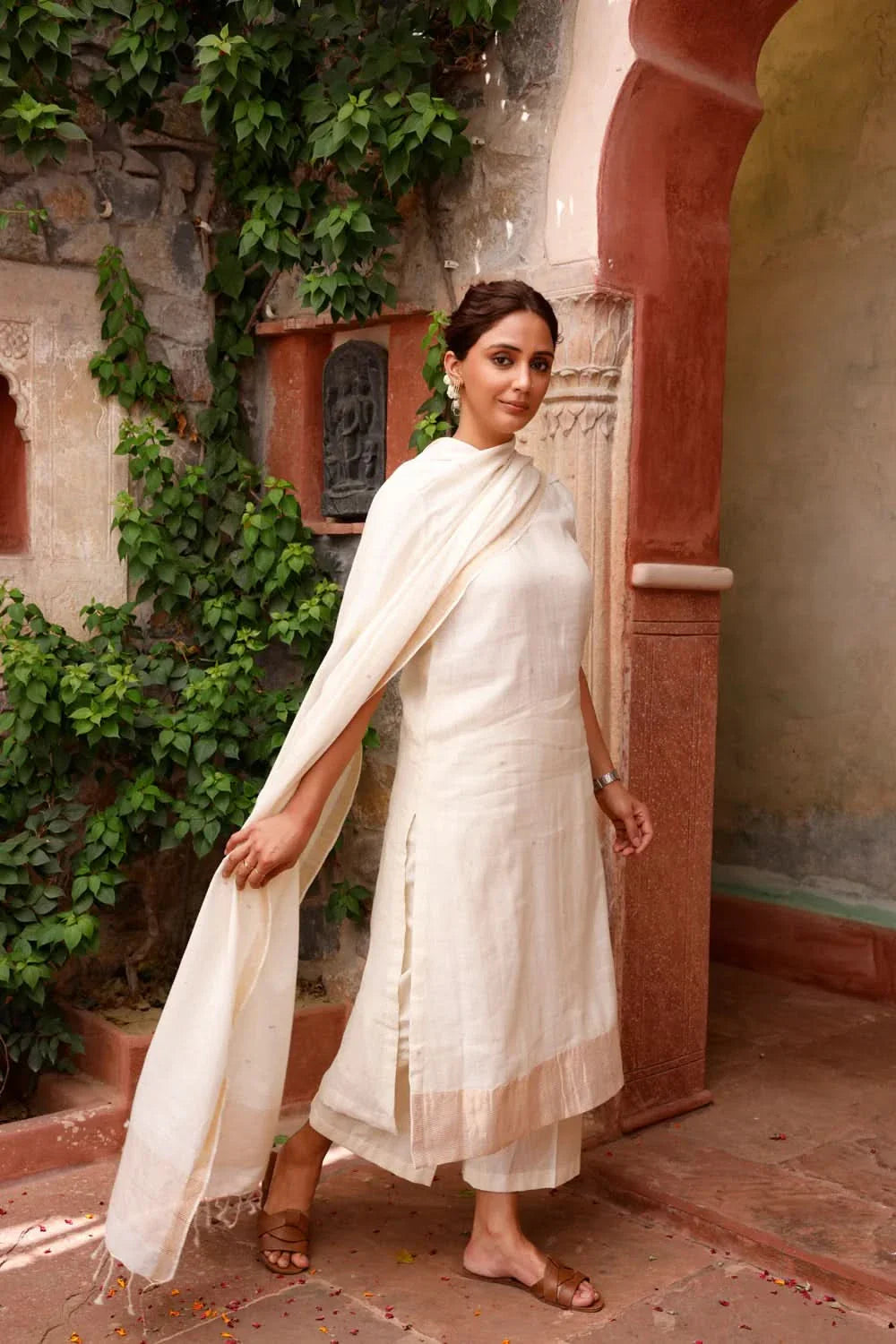Handloom Off White Jamdani Zari Kurta Set With Dupatta | SHOBITAM