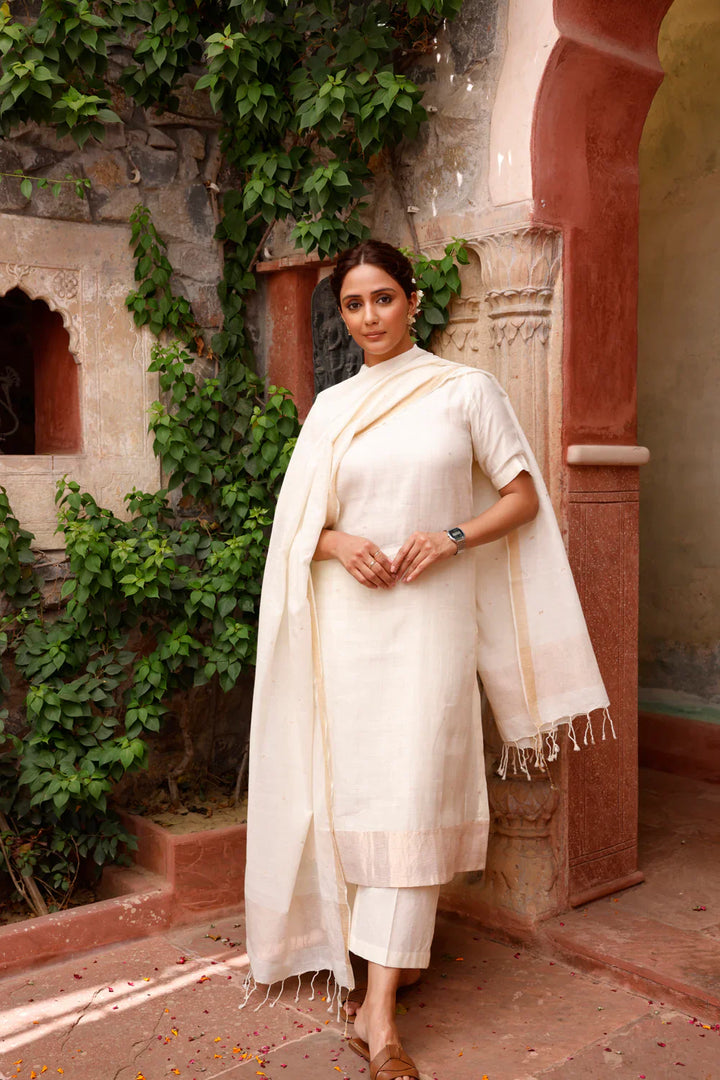 Handloom Off White Jamdani Zari Kurta Set With Dupatta | SHOBITAM