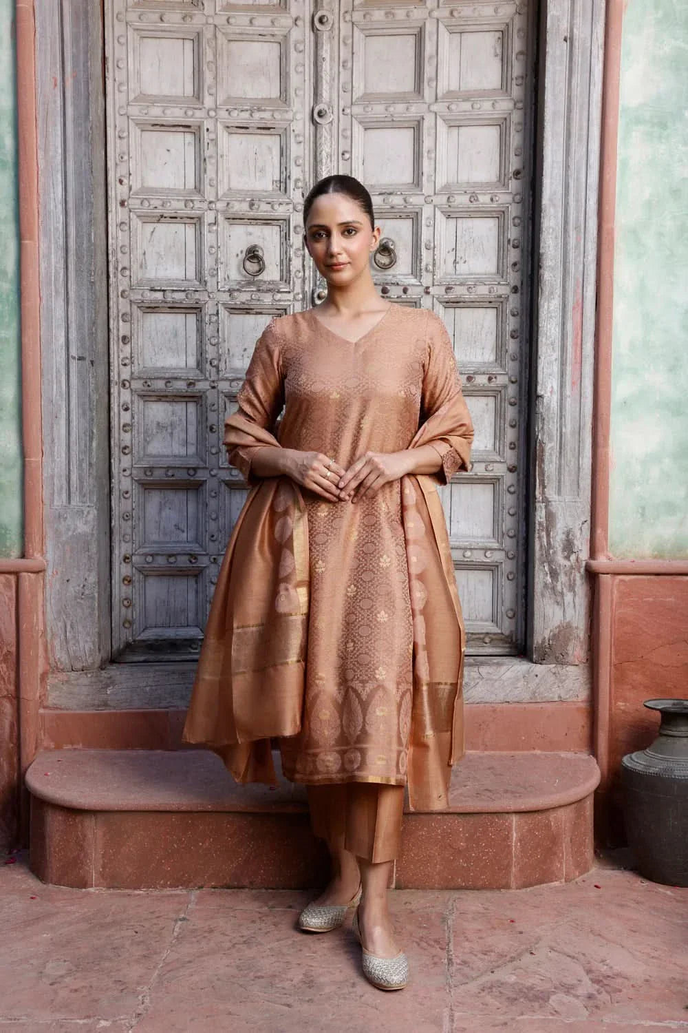 Handloom Gold Tanchoi Banarasi Kurta Set With Dupatta | SHOBITAM