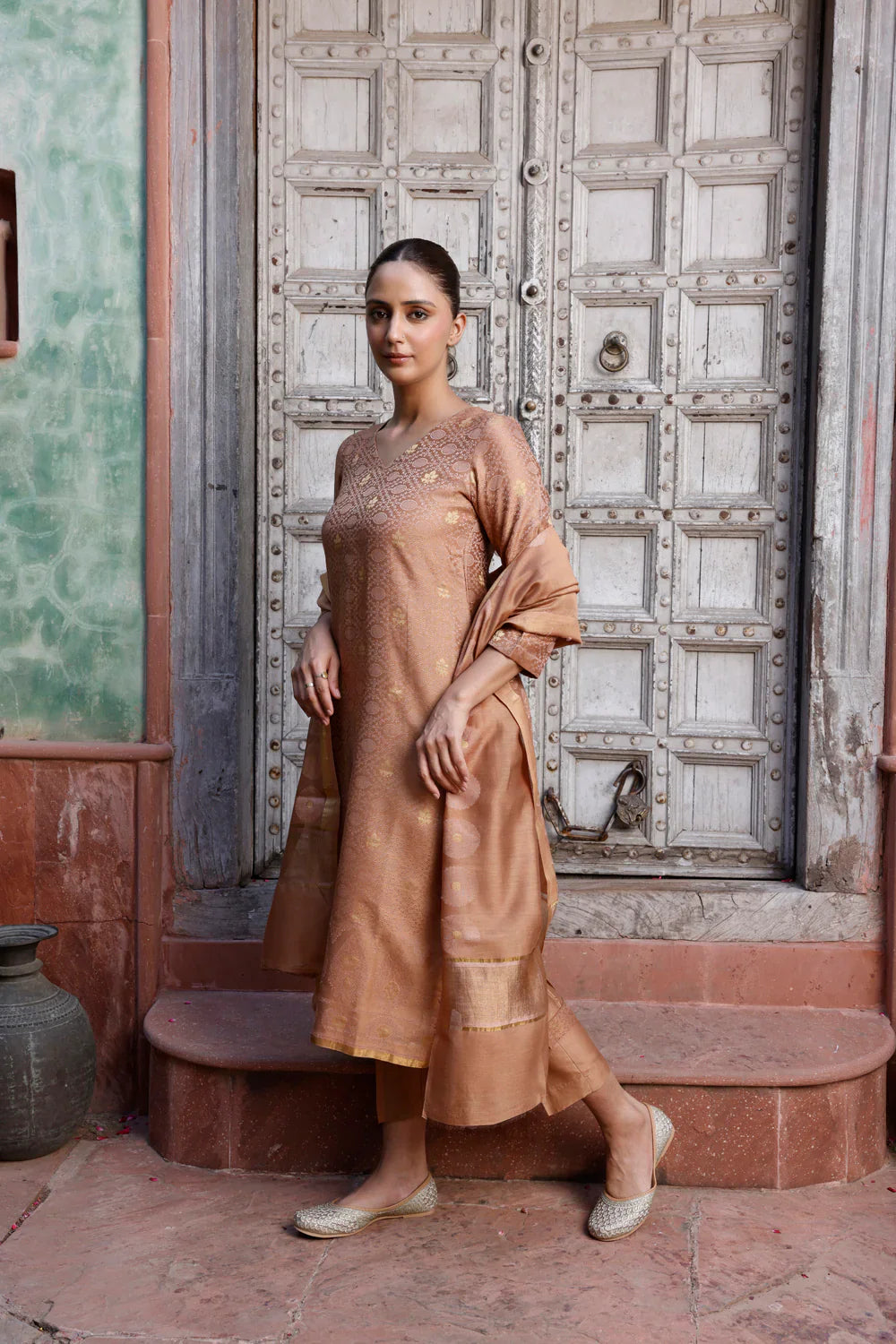 Handloom Gold Tanchoi Banarasi Kurta Set With Dupatta | SHOBITAM