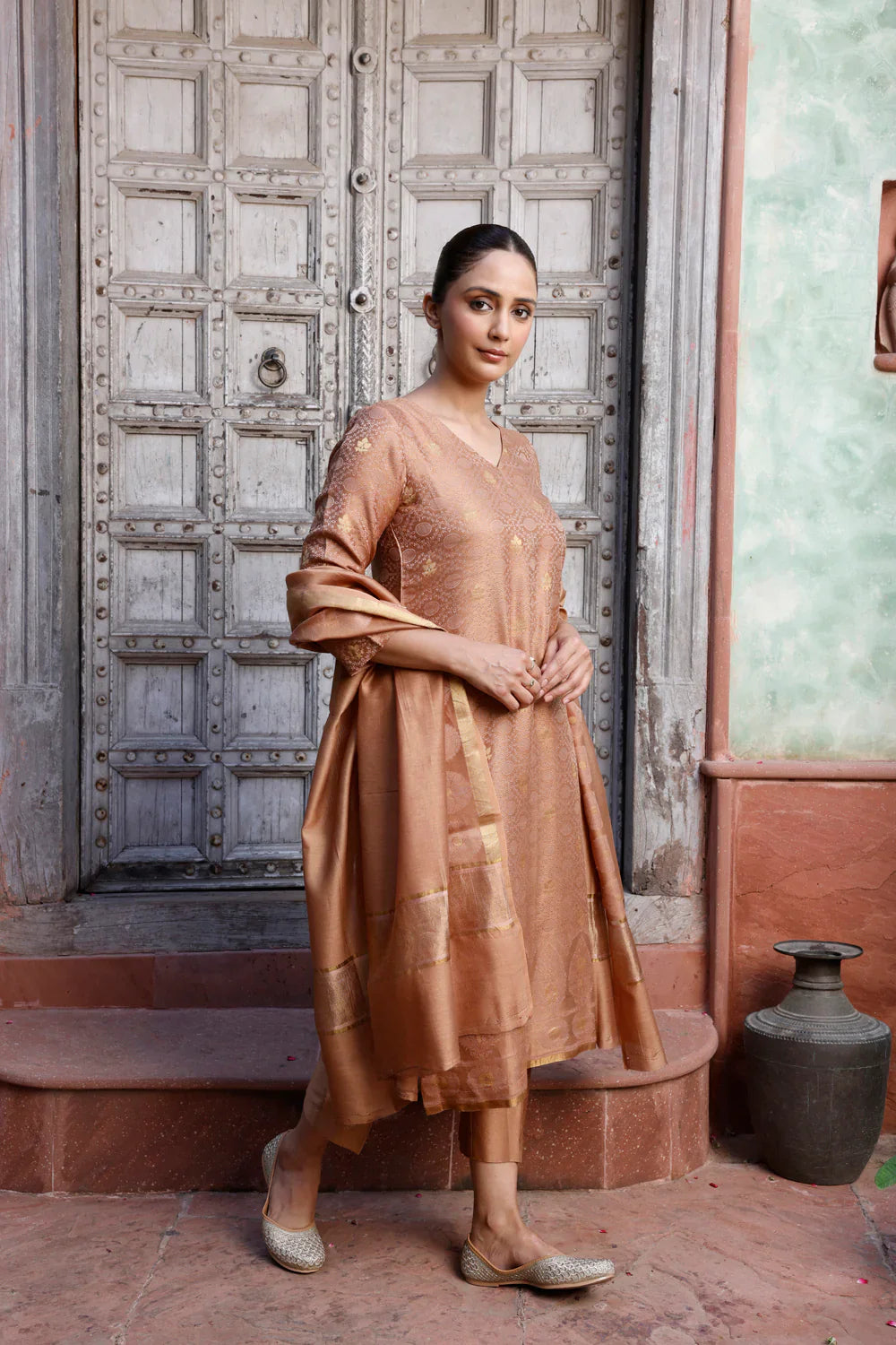 Handloom Gold Tanchoi Banarasi Kurta Set With Dupatta | SHOBITAM