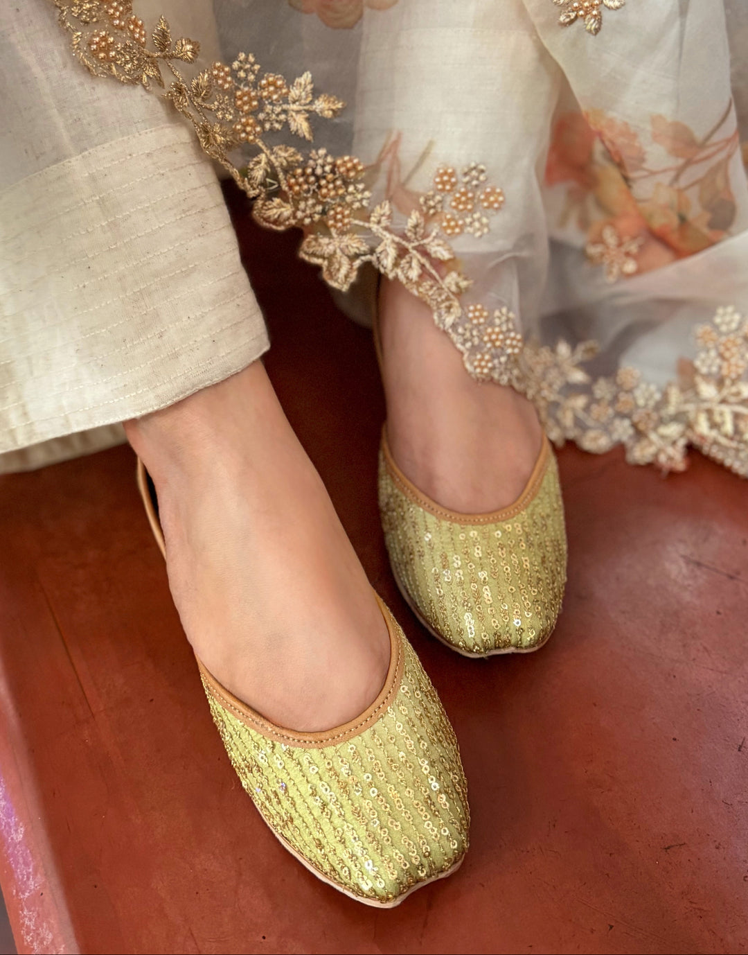 PISTACHIO Zari Embroidery Green Juttis
