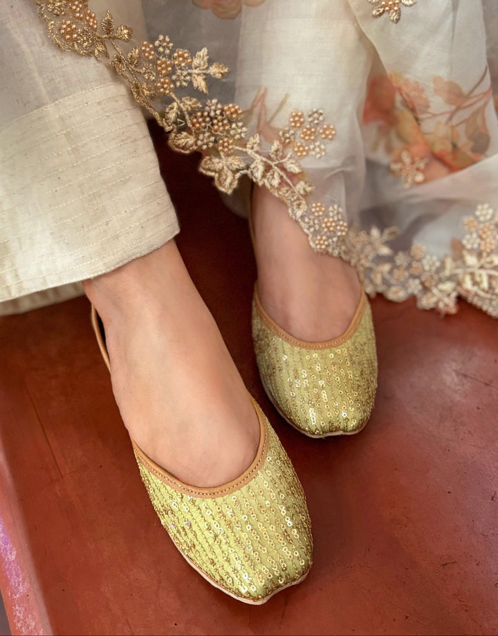 PISTACHIO Zari Embroidery Green Juttis