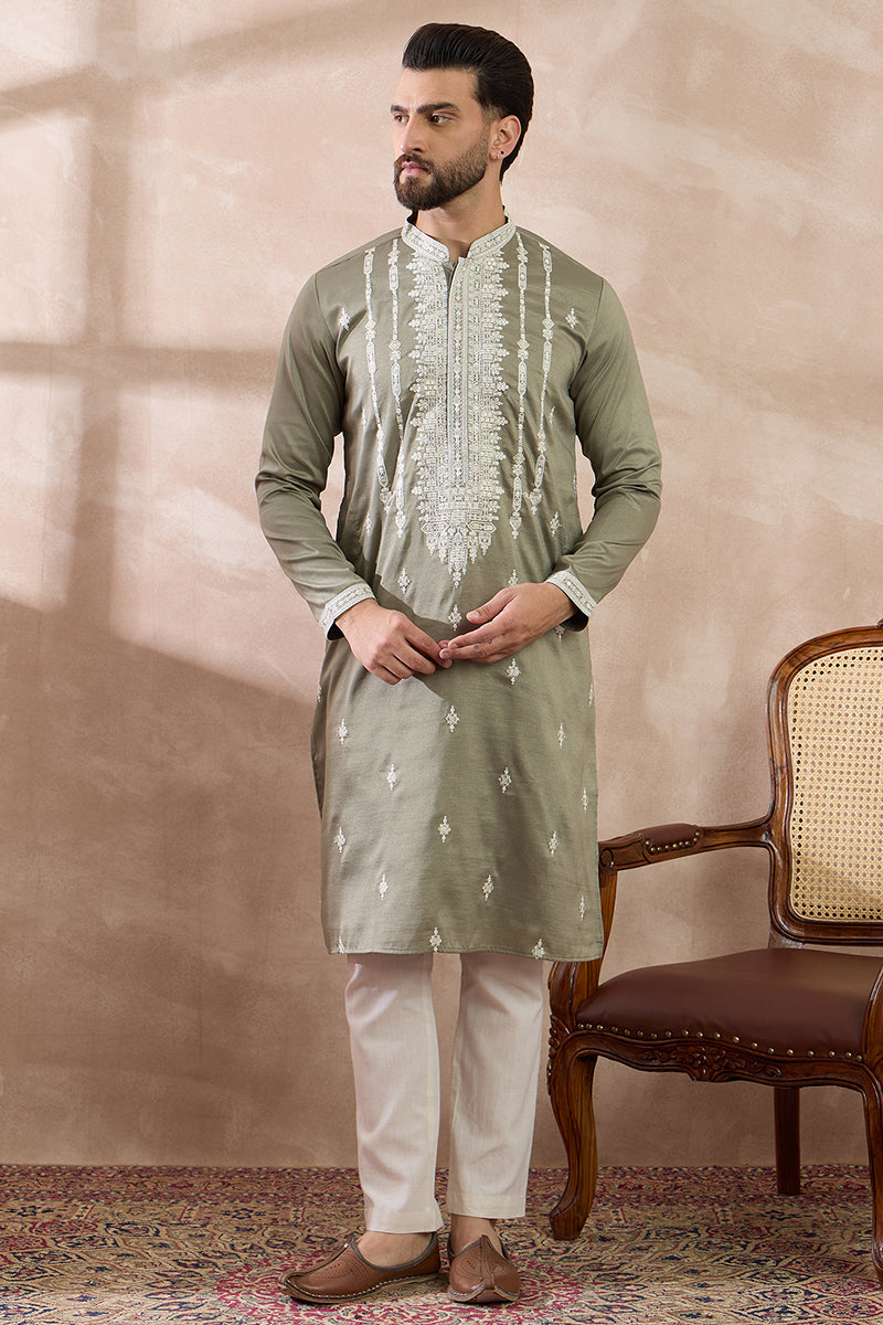 Green Silk Blend Embroidered Mandarin Collar Straight Kurta | SHOBITAM