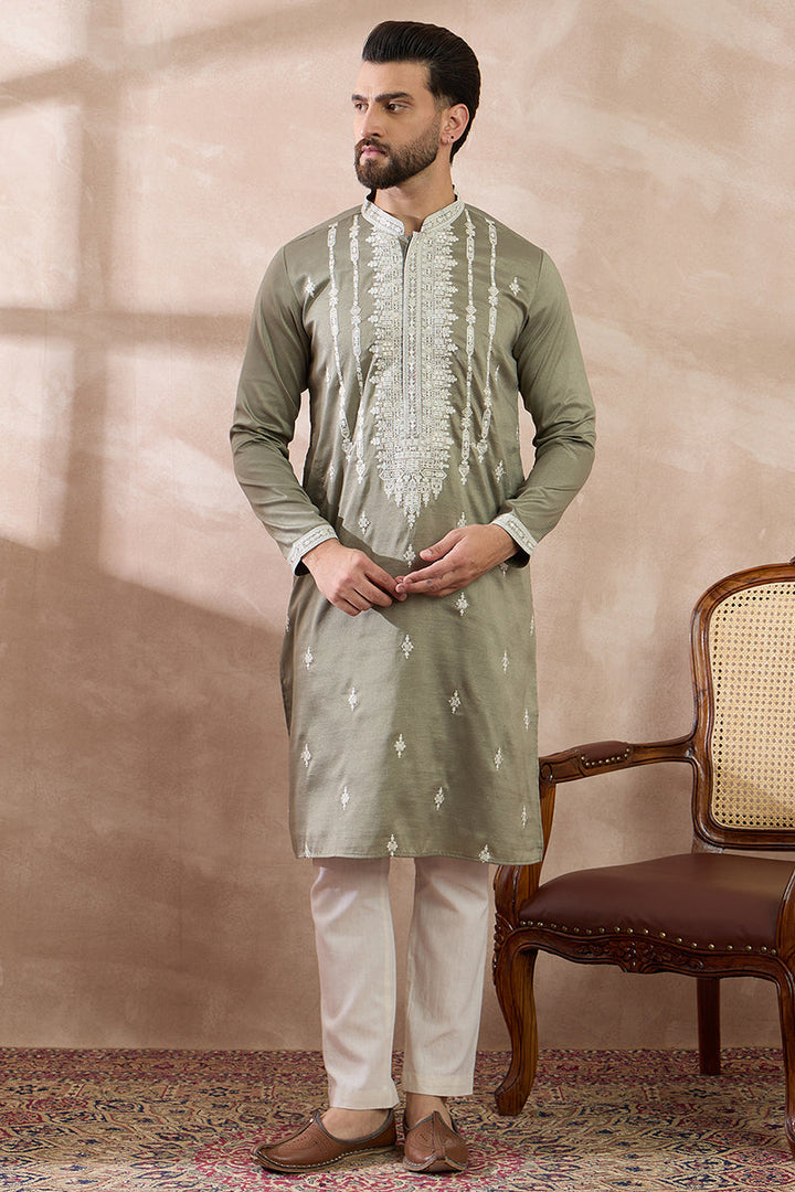 Green Silk Blend Embroidered Mandarin Collar Straight Kurta | SHOBITAM