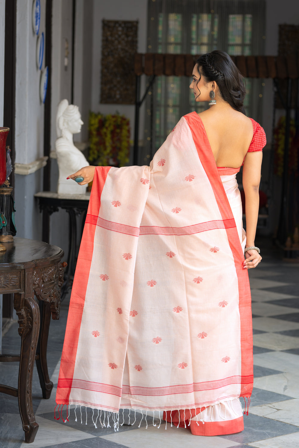 Handloom Peach & Red Mul Cotton Jamdani Saree | SHOBITAM