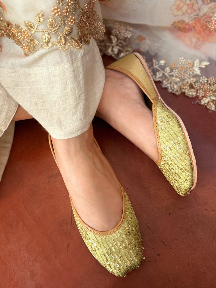 PISTACHIO Zari Embroidery Green Juttis