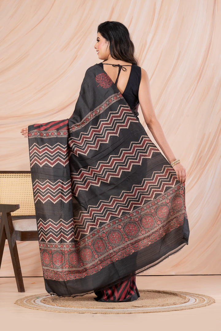 Vegetable dyed printed pure silk with geometric pallu  | SILK MARK CERTIFIED | SHOBITAM