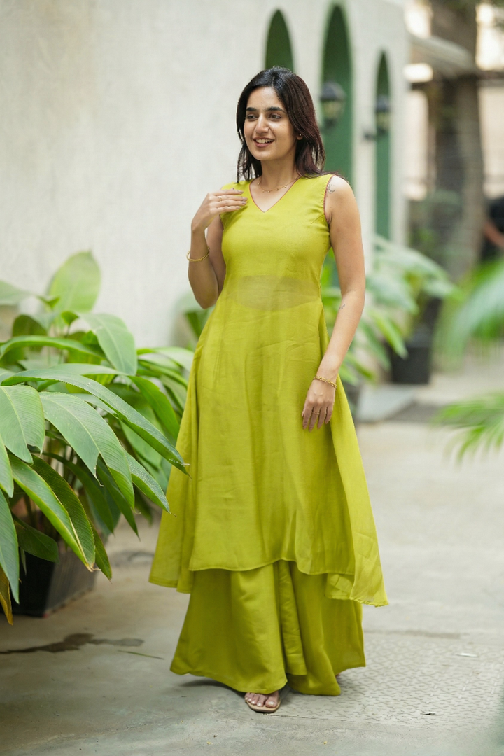 Nandhitha Lime Green Kurta Set ( Set of 2) | SHOBITAM