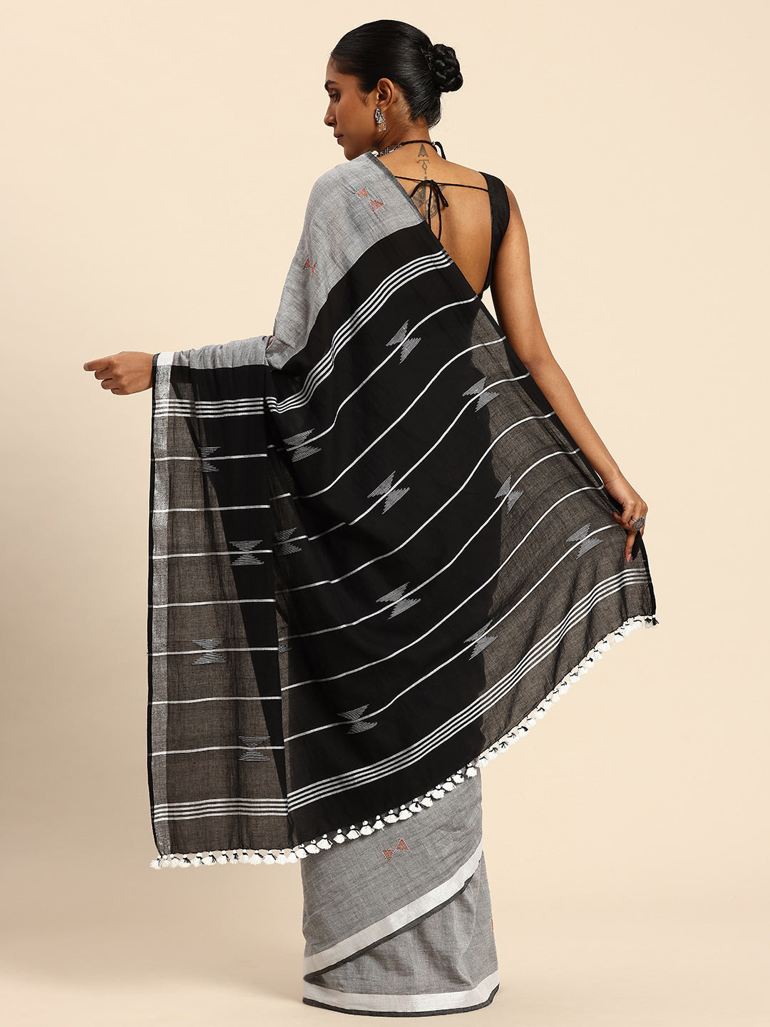 Grey Black Handloom Cotton Kantha Stitch Saree | SHOBITAM
