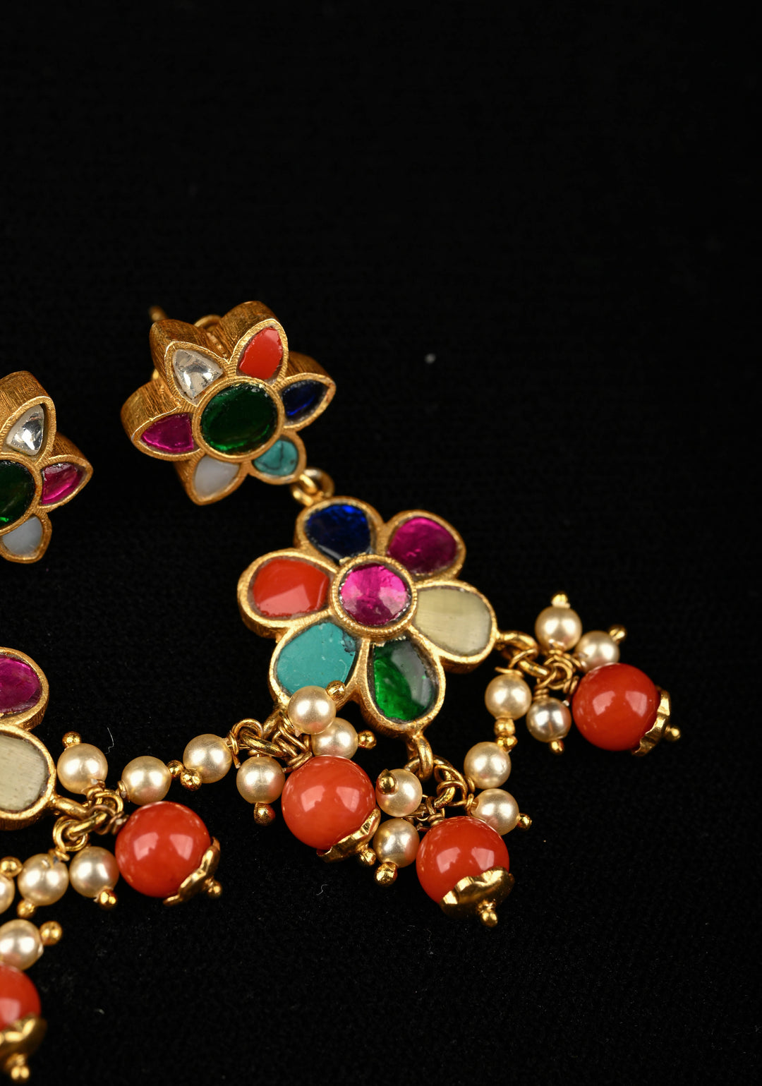 Navaratna 92.5 Silver, 24 kt Gold-Plated Radiant Kundan Choker Set