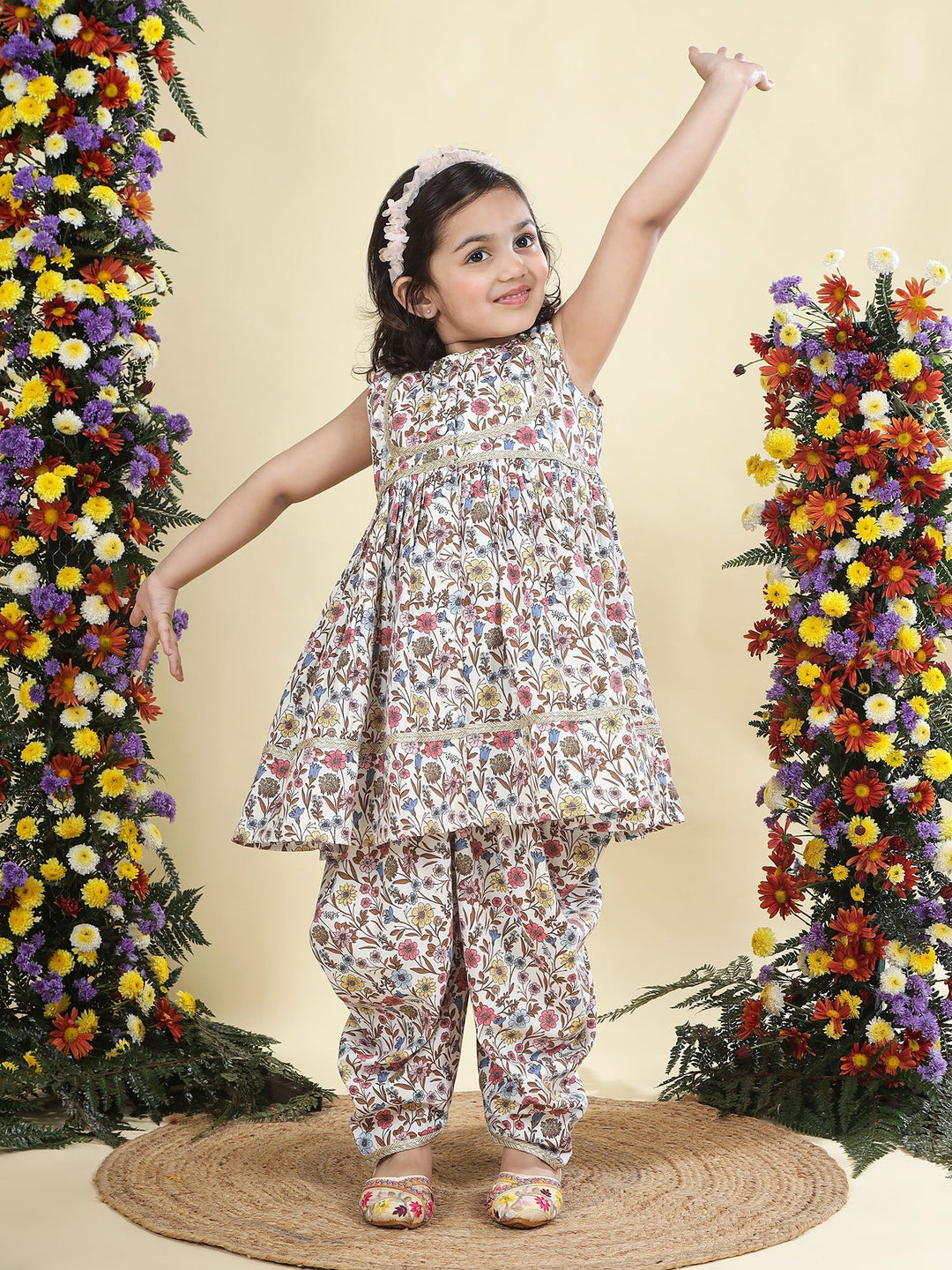White Floral Bloom Cotton Kurta Salwar Set | Shobitam