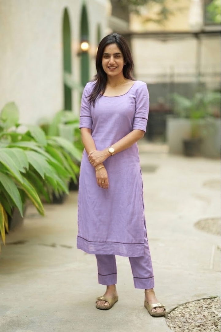 Raha Lilac Kurti Set (Set of 2) | SHOBITAM