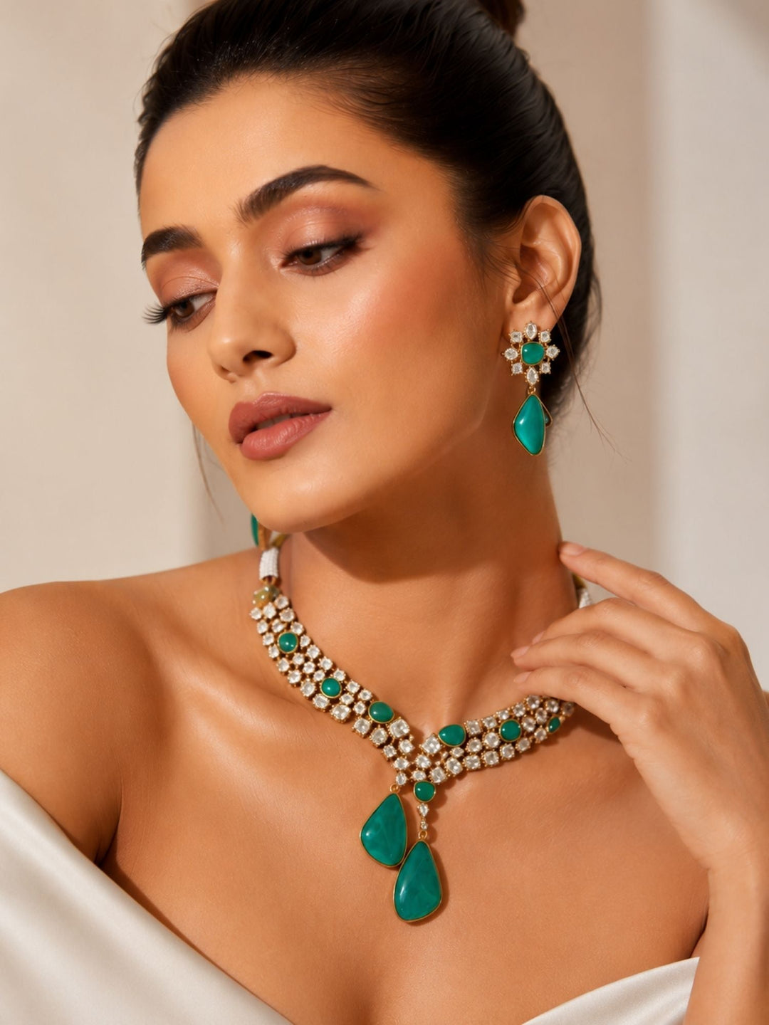Emerald Green Kundan Necklace Set | SHOBITAM
