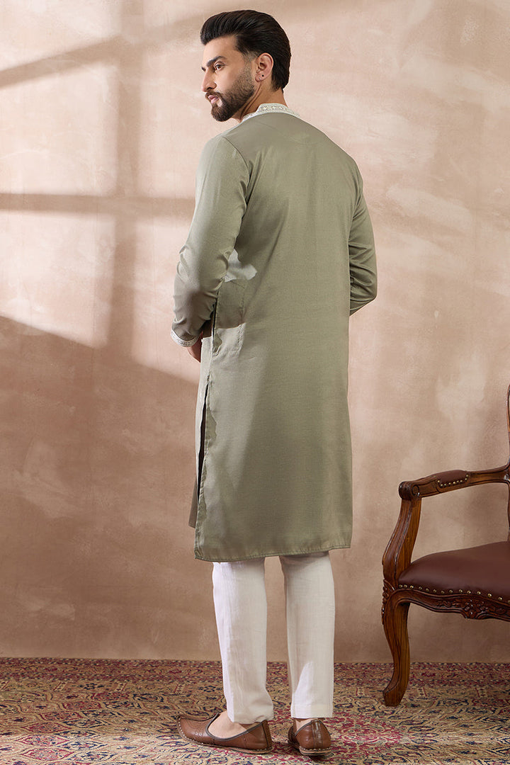 Green Silk Blend Embroidered Mandarin Collar Straight Kurta | SHOBITAM