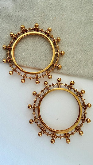 Soundarya Bangle in Brass with Antique Gold Polish - Single Piece | SHOBITAM