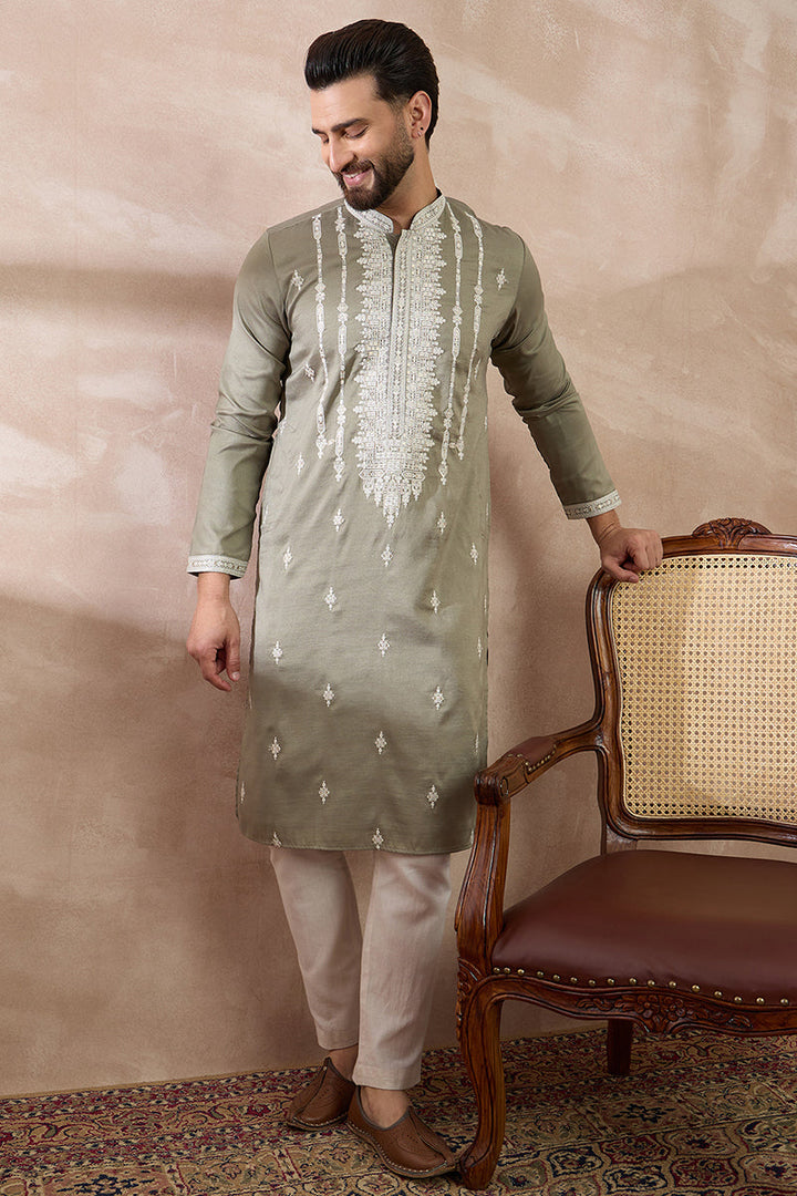 Green Silk Blend Embroidered Mandarin Collar Straight Kurta | SHOBITAM